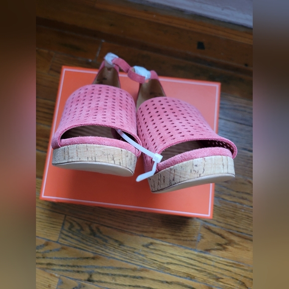 Bill Blass Zelda Wedge Sandals size 8.5 - Picture 8 of 9